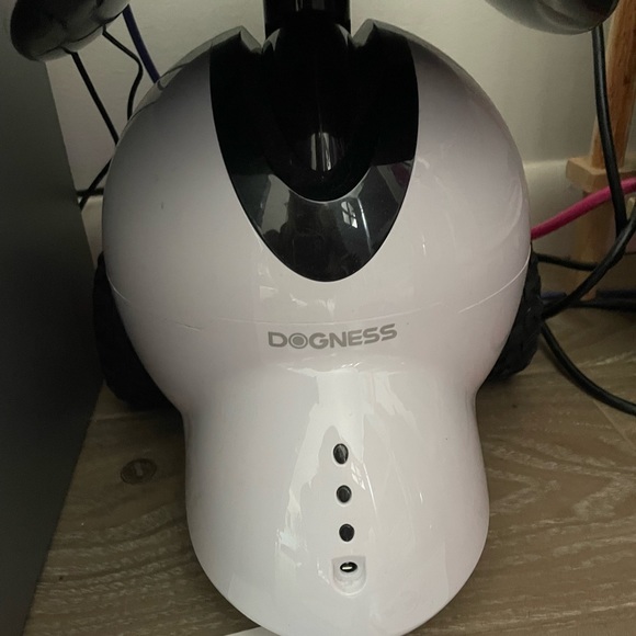 Dogness Smart iPet White Robot (excellent condition) - Picture 8 of 16